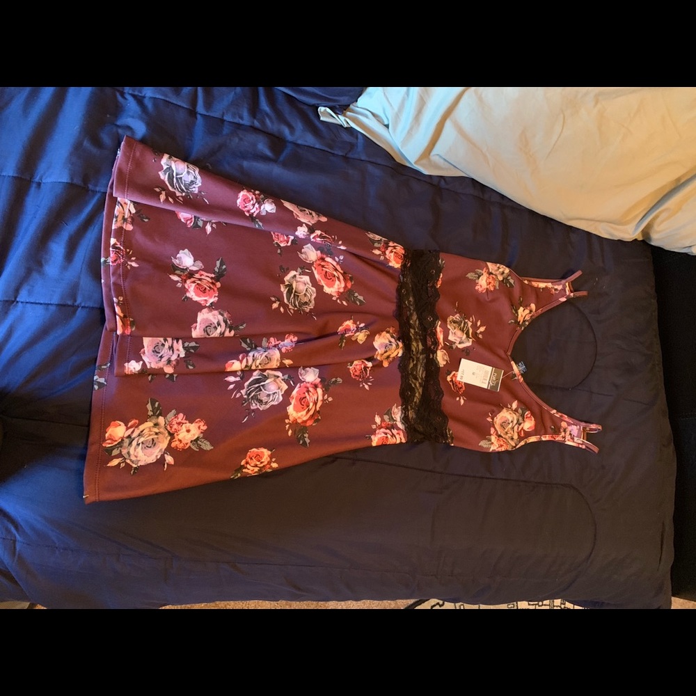 NWT Floral dress with lace around the waist